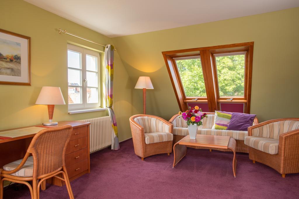 Up Hus Hotel Neuruppin Δωμάτιο φωτογραφία